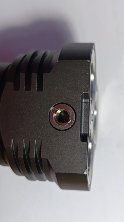 Manker MK34 12x XP-G3 8000lm (3x18650, 260m)