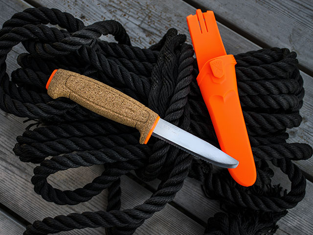 Нож Morakniv Floating Serrated Knife (нерж. сталь, пробковая ручка, 13131)