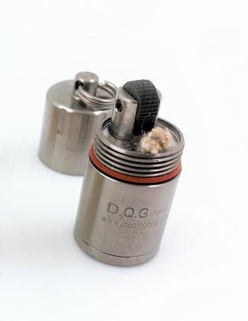Зажигалка титановая D.Q.G Lighter 2.0 Super Mini АРХИВ