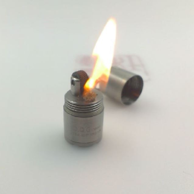 DQG Titanium Mini Lighter flame